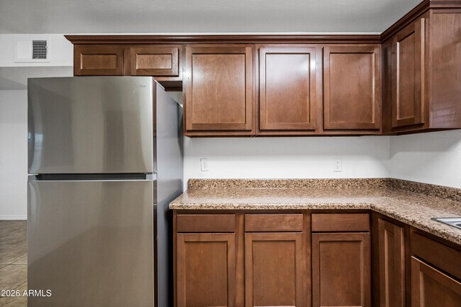 Building Photo - 4115 N 18th Dr