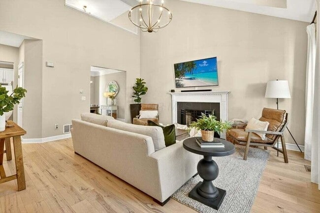 Building Photo - 5692 Sugarwood Dr