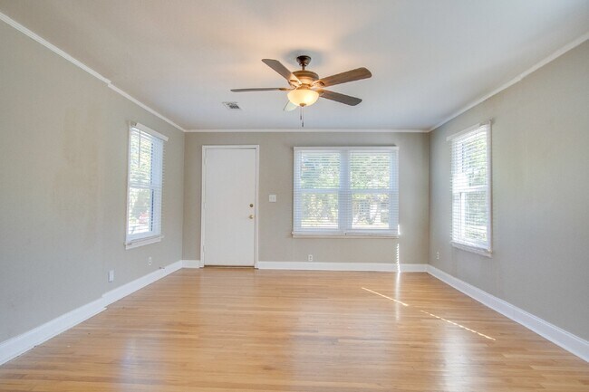 Building Photo - 3-Bedroom, 1-Bathroom Cottage in East Hill with Solar Power & Wraparound Deck!