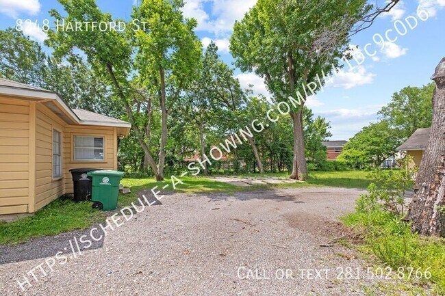Building Photo - 8248 Hartford St