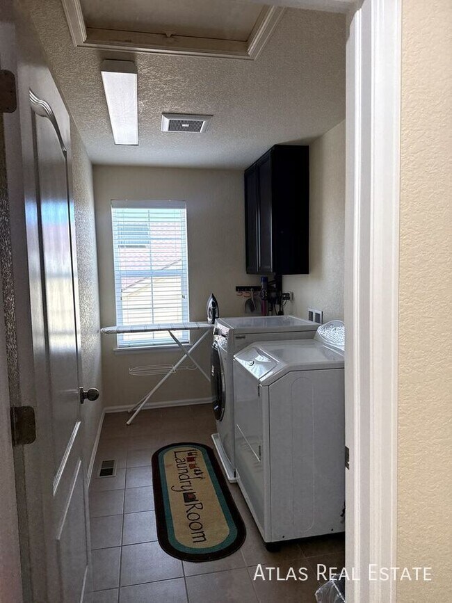 Building Photo - 14050 Hudson St