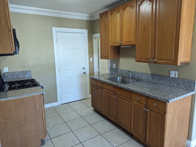 Building Photo - 6382 Los Robles Ave