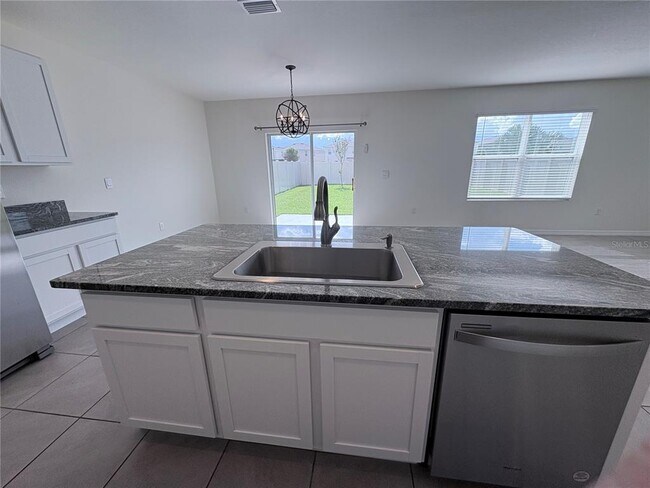 Building Photo - 33952 Jasper Stone Dr