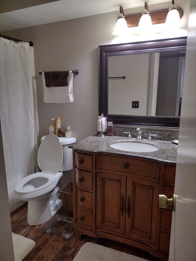 Building Photo - 5667 Hornaday Rd