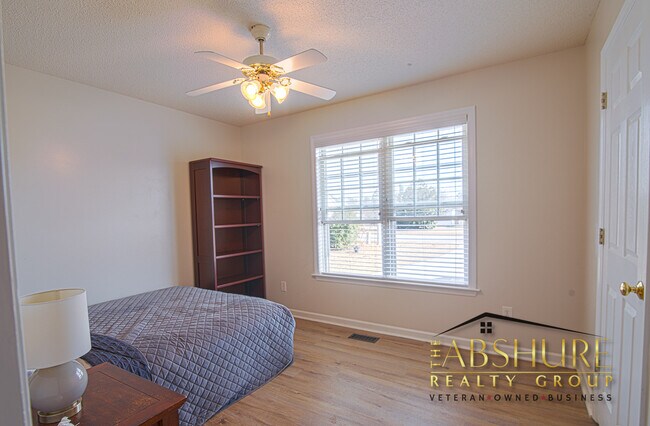 Building Photo - 7604 Lilly Pond Ln