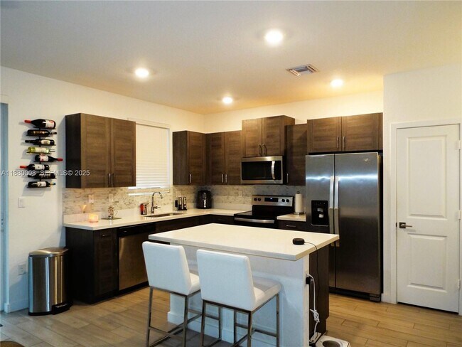 Building Photo - 2363 SE 11th St