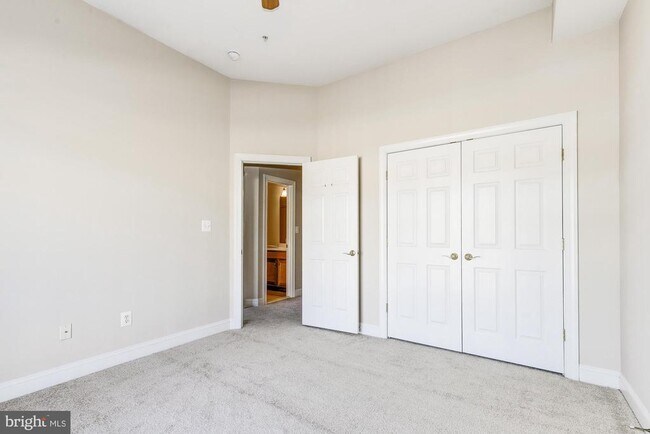 Building Photo - 14873 Cloverdale Rd