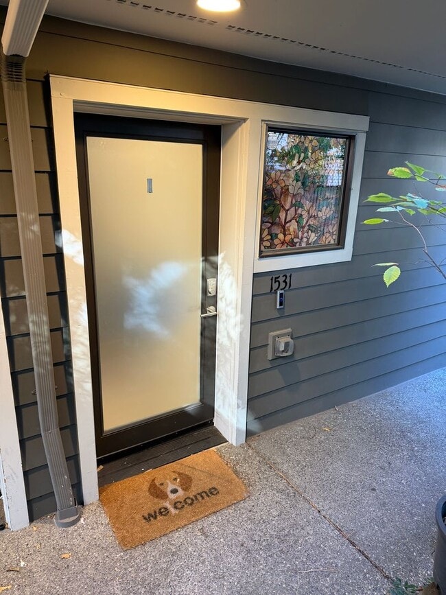 Building Photo - 3bd/3.5ba Townhouse on Capitol Hill