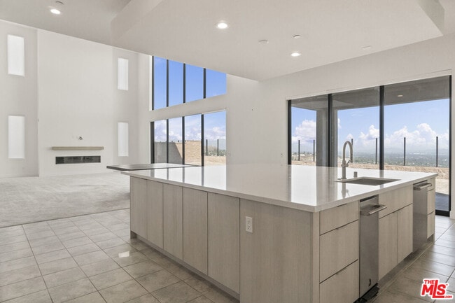 Building Photo - 11758 Hillsborough Ln