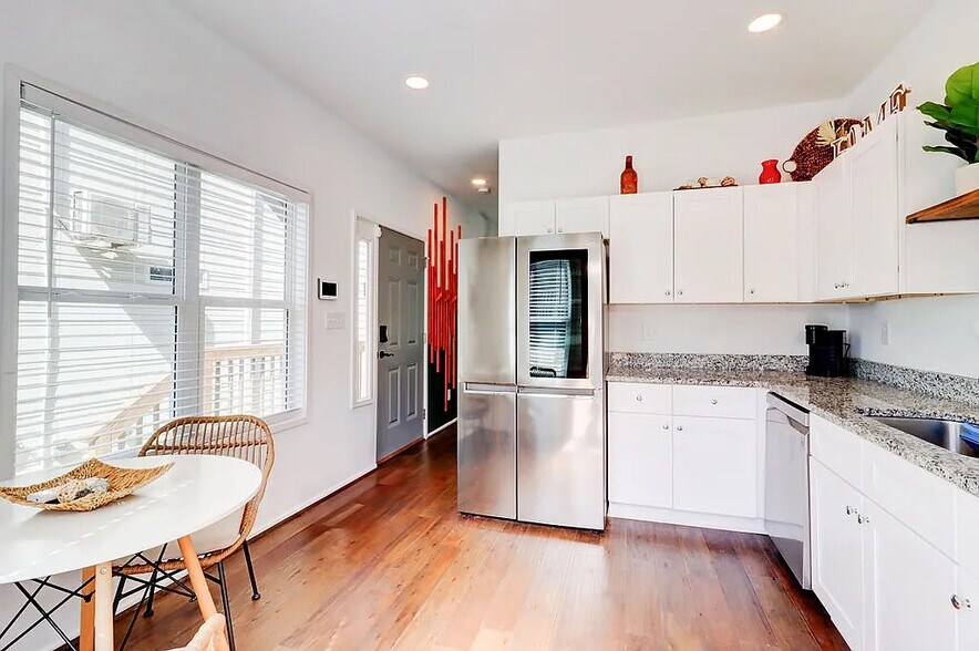 Building Photo - Room in Single Family Home on Bowen Ave SE