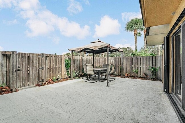 Building Photo - 2439 24th Way