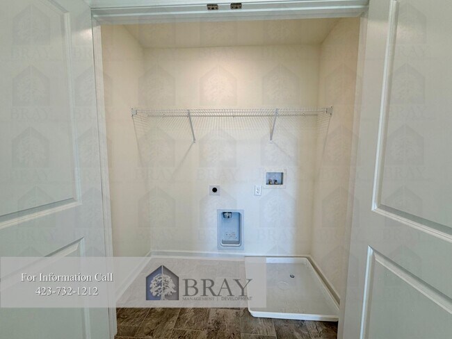 Building Photo - New 3BR Townhome in Saylor’s Place – Moder...