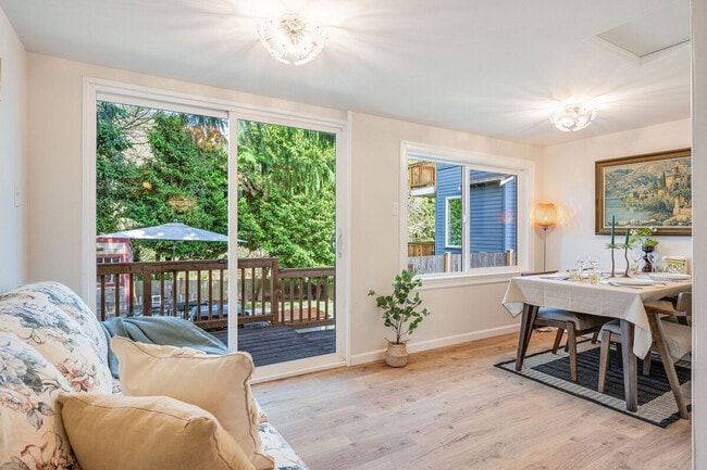 Building Photo - 4459 Brygger Dr W