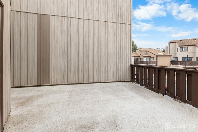 Building Photo - 65 Diamond Ln