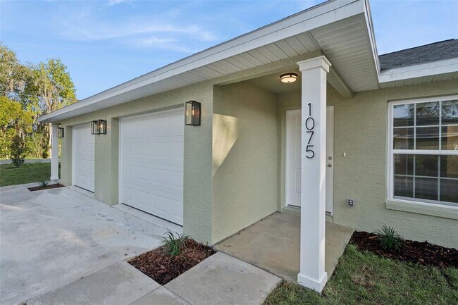 Building Photo - 1075 N Rockingham Ave