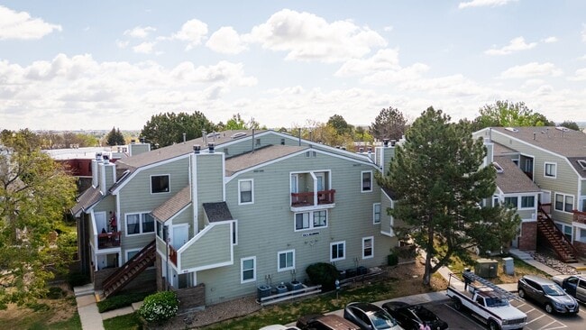 Building Photo - 932 S Dearborn Way