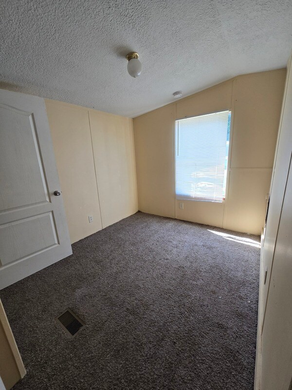 Building Photo - 2412 Cattail Cir