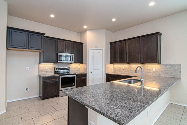 Building Photo - 719 Bronco Ct