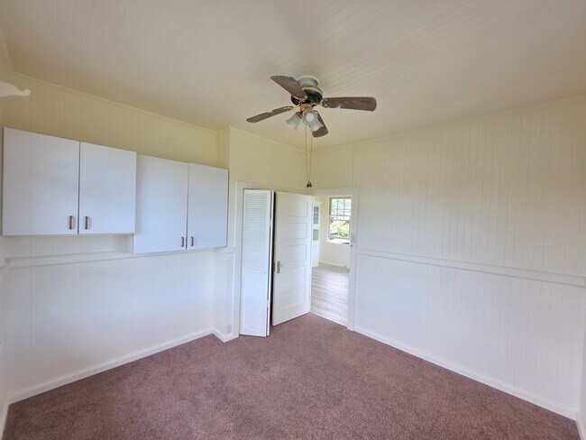 Building Photo - 418A Kukuau St