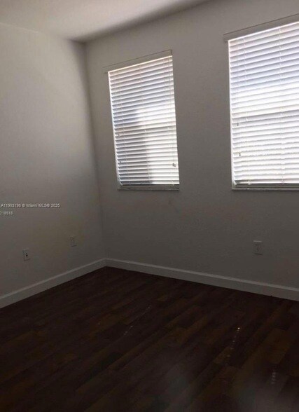 Building Photo - 10983 NW 79th St