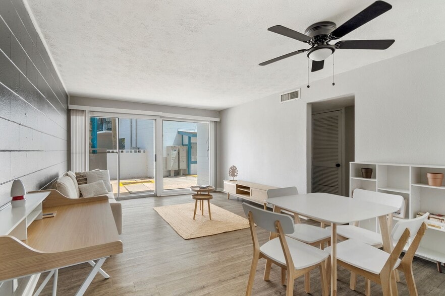 Primary Photo - Oasis at San Marco