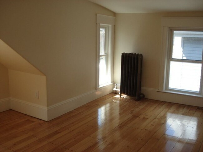 Building Photo - 95 Boylston St