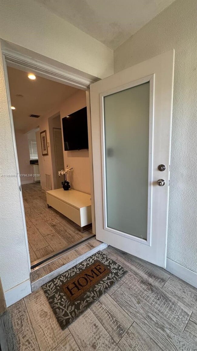 Building Photo - 414 9th Ave N