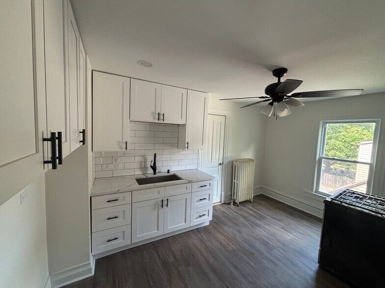 Kitchen - 438 S 1st St