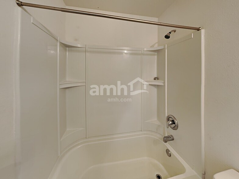 Building Photo - 911 Wynnmere Walk