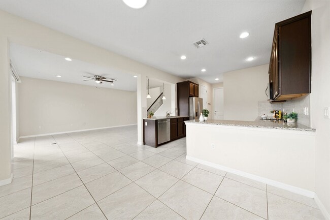 Building Photo - Beautiful Single-Family Home for Rent in Reserve at Legacy Park.Casselberry.