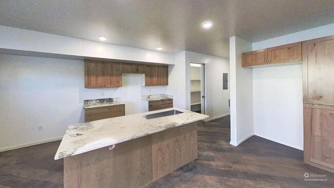 Building Photo - 361 W 400 S