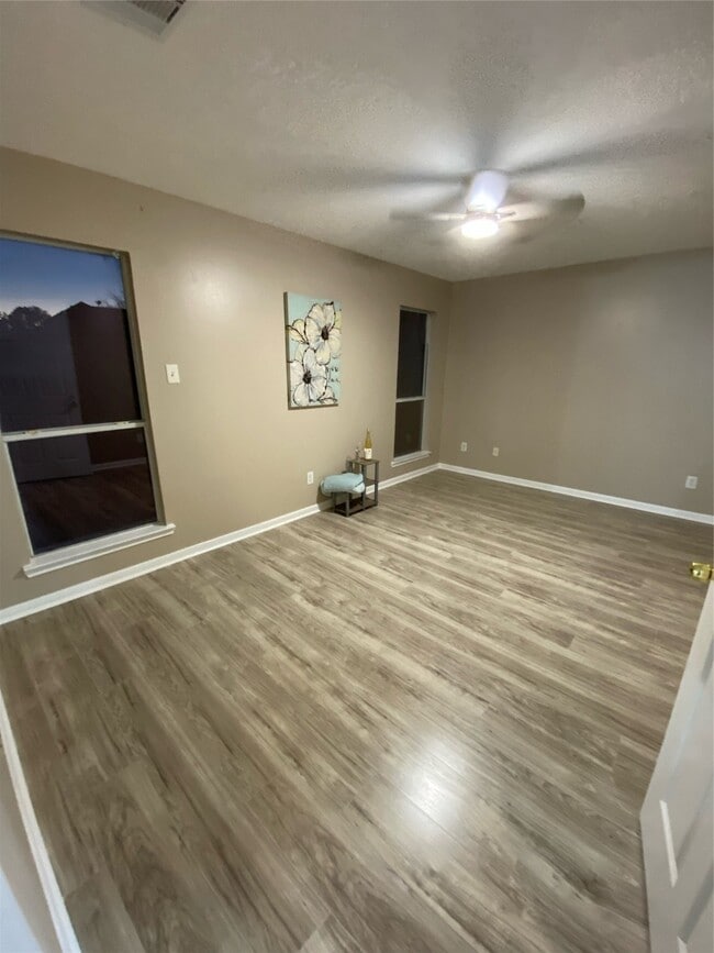 Building Photo - 8825 E Buffalo Cir