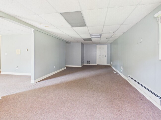 Building Photo - 6118 Walnut Landing Way
