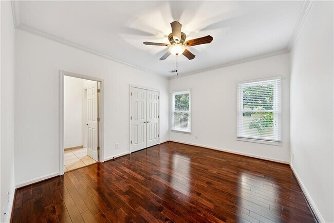 Building Photo - 675 Falls Lake Dr