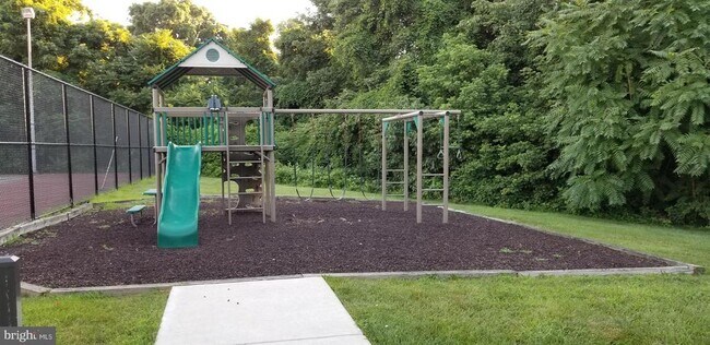 Building Photo - 20722 Valley Forge Cir