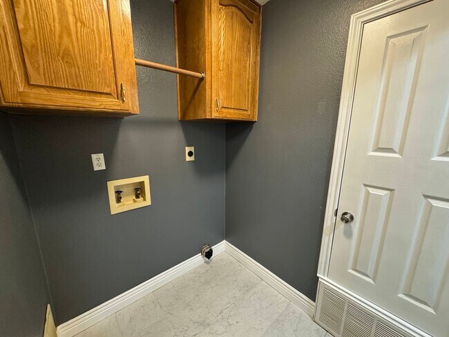 Building Photo - 3-Bedroom House for Rent in Harker  Heights