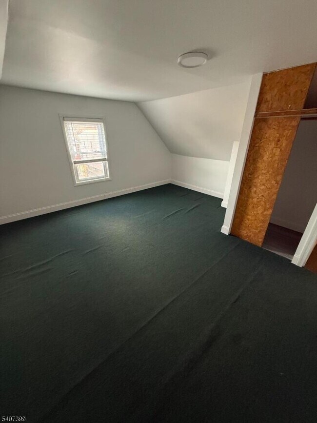 Building Photo - 28 Reid St