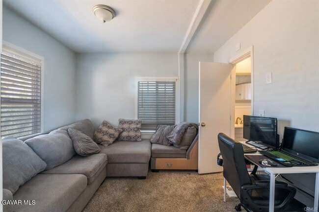 Building Photo - 2725 Desert St