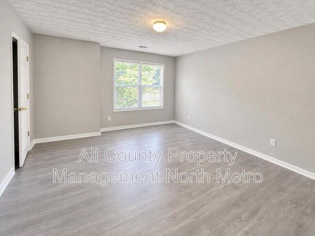 Building Photo - 542 Marsh Lake Rd SE
