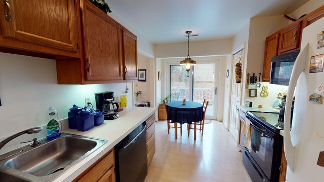 Building Photo - Short Term Furnished House