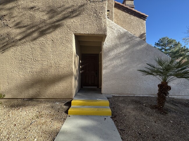 Building Photo - 9325 W Desert Inn Rd