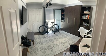 Building Photo - 12 Locust St