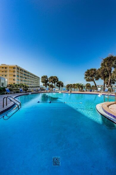 Building Photo - 100 Bluff View Dr