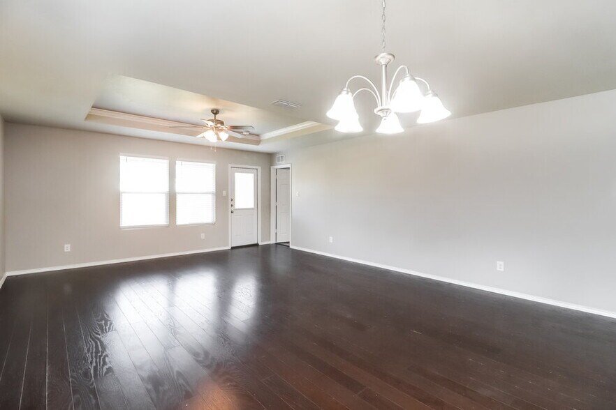 Building Photo - 10009 Calcite Dr