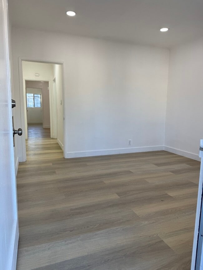 Building Photo - 1003 Clement St