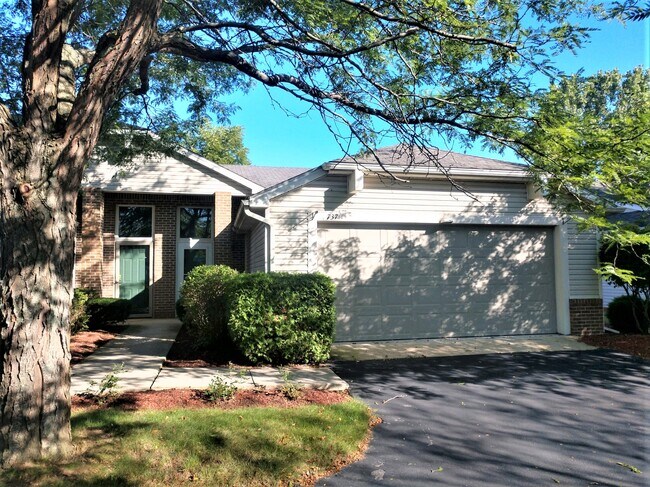 Building Photo - 749 Hilltop Ln