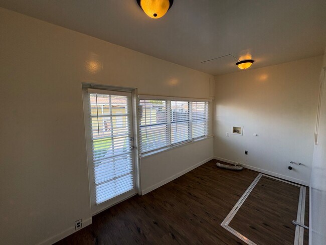 Building Photo - 1424 18th Ave