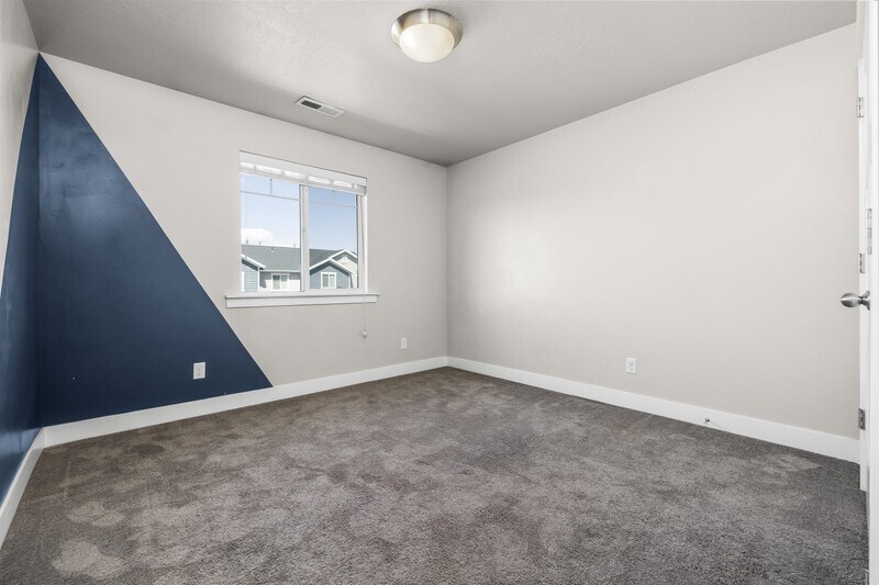 Building Photo - 626 N Preserve Dr