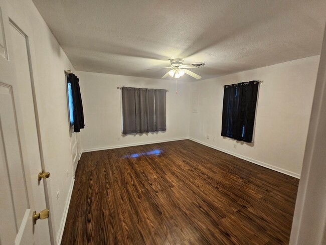Building Photo - 5108 Locke Ave