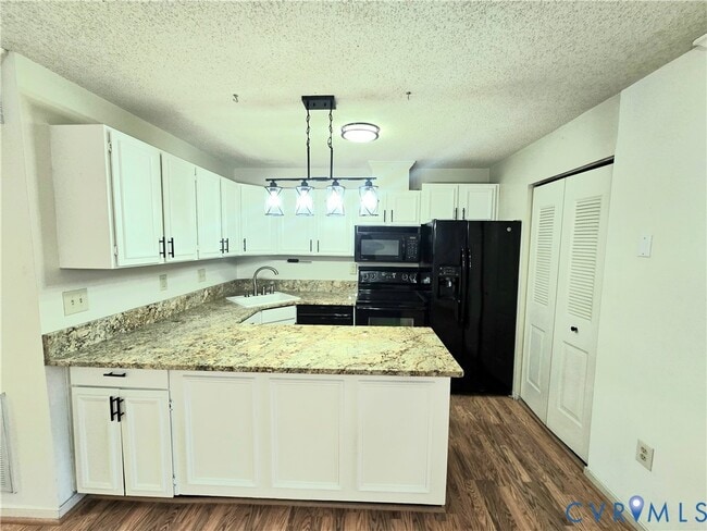 Building Photo - 66 Dehaven Dr